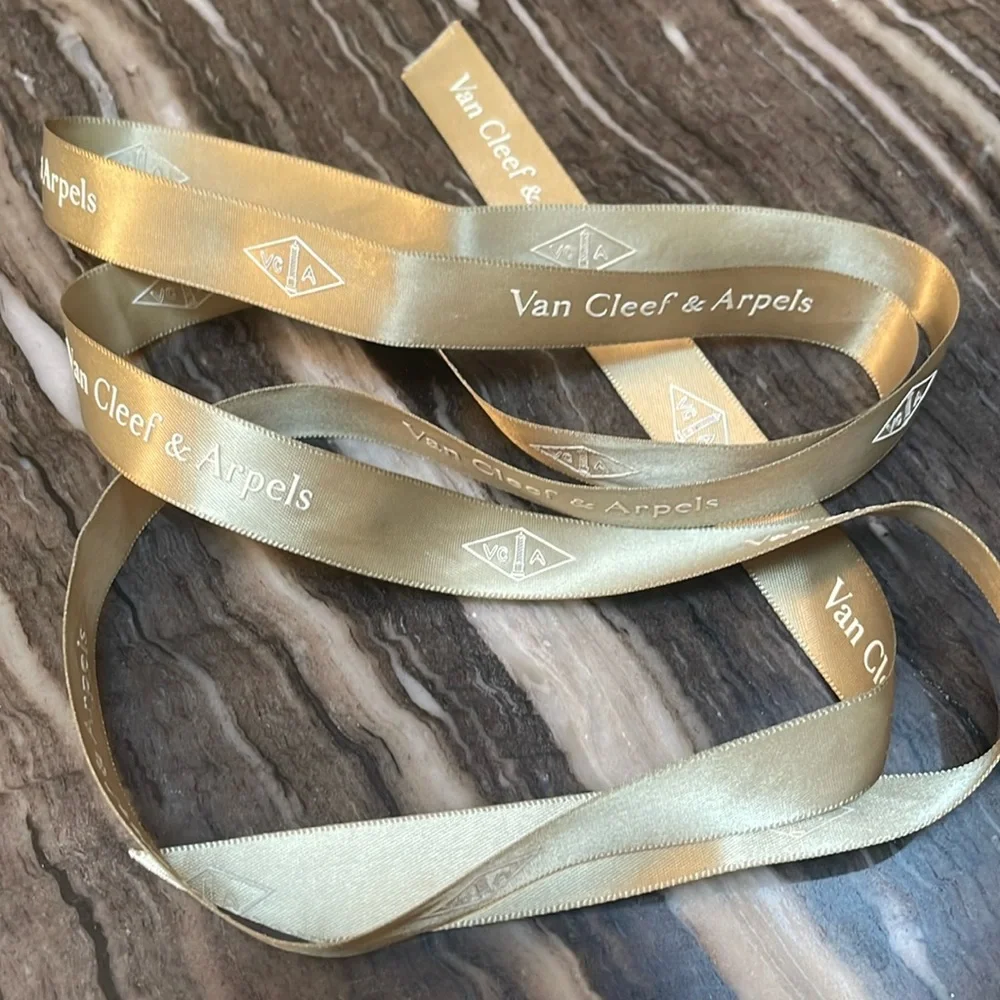 VCA Ribbon (49,5” long)